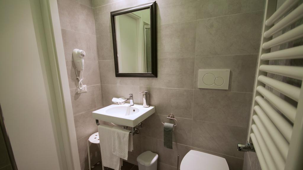 Gallery 101 Bed & Breakfast Rome